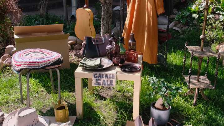 Woman Repurposes Old-School Item Nobody Uses Anymore Into Gorgeous Home Decor