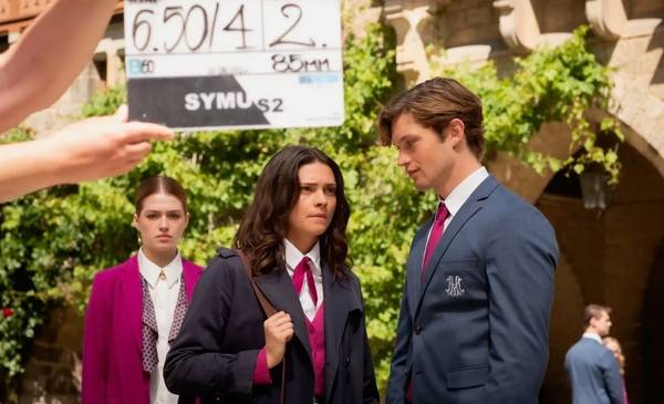 Dónde ver online "Maxton Hall", la serie de gran éxito