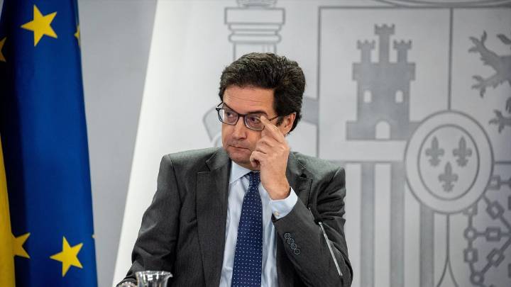 A qué funcionarios afecta la subida salarial aprobada por el Gobierno: cantidad y forma de pago