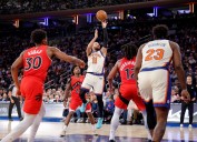 Knicks breeze past Raptors in latest glimpse of home dominance