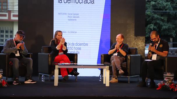 Discuten sobre risa, política y límites en la FIL 2025