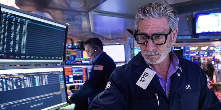 Wall Street cerró en terreno mixto a la espera de la decisión de la Reserva Federal sobre los tipos de interés