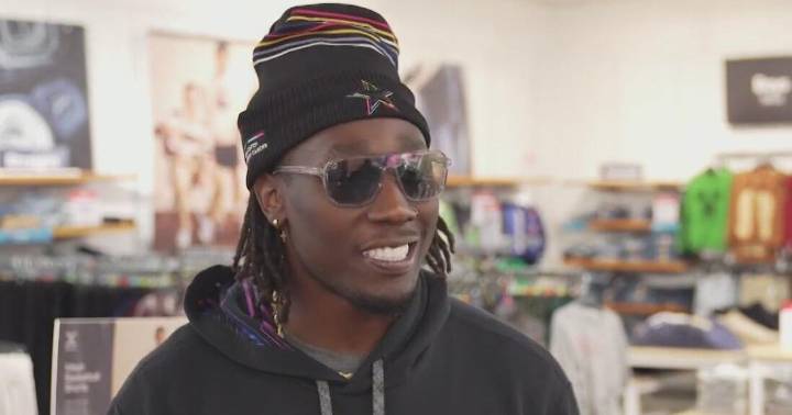 Cowboys' DeMarvion Overshown surprises kids with holiday shopping spree