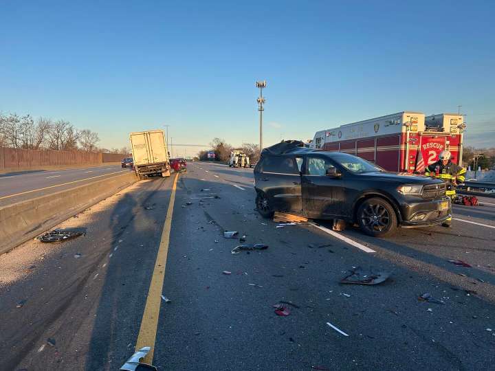 One dead in four-vehicle crash that shuts down I