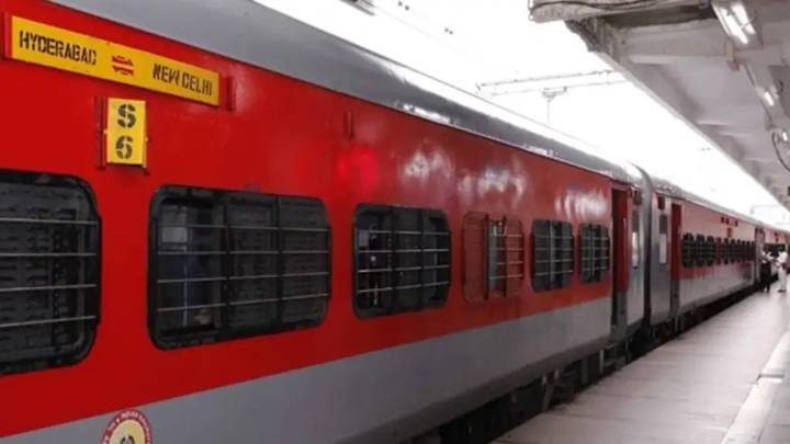 IndiGo crisis enters Day 5: Over 400 flights cancelled as Railways steps in to assist