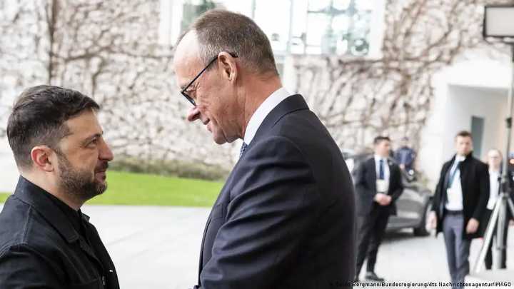 Zelenski viajó a Berlín para negociar un alto el fuego con Europa y enviados de EE.UU.