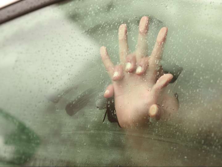 People in these Canadian cities are having the most winter affairs