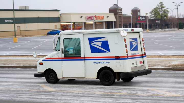 USPS, UPS, FedEx holiday shipping deadlines are coming up
