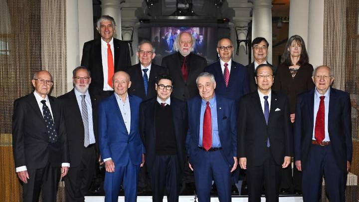 La ceremonia de los Nobel en Estocolmo tendrá 12 hombres y 1 sola mujer sobre el escenario