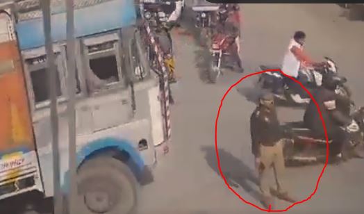Viral video: A normal day turns terrifying for this traffic cop!