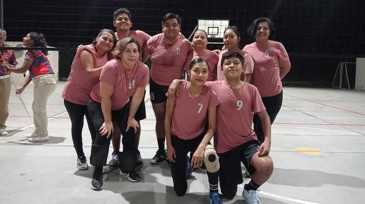 Derrotan Tóxicos a Perras Tramposas, ¡Pasan la red y a la final!