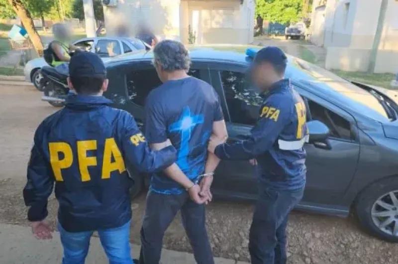 Policía Federal detuvo a un hombre por abusar de su hija durante 30 años, con quien tuvo dos bebés