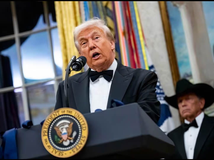 Y tras amenaza por el agua … ahora Trump amaga con bombardear narcos en México