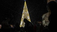 Luces en el centro, sombras en los barrios: la eterna polémica de las luces de Navidad en Cáceres