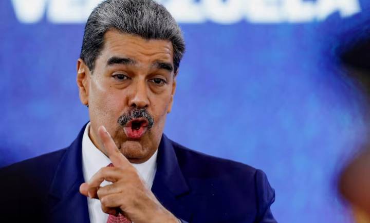 Tensión en Venezuela: Nicolás Maduro deportó...