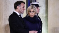 Brigitte Macron a un grupo de activistas feministas: "Malditas idiotas, las vamos a echar a patadas”