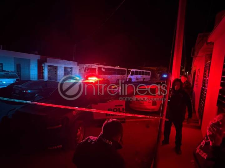 Muere operador de camión urbano dentro de la unidad en Cerro Grande