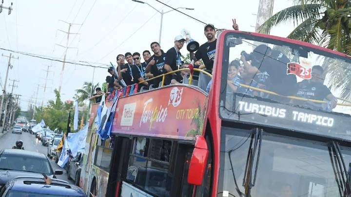 Caravana de la Victoria: la Jaiba Brava festeja el título del Apertura 2025 de la Liga de Expansión