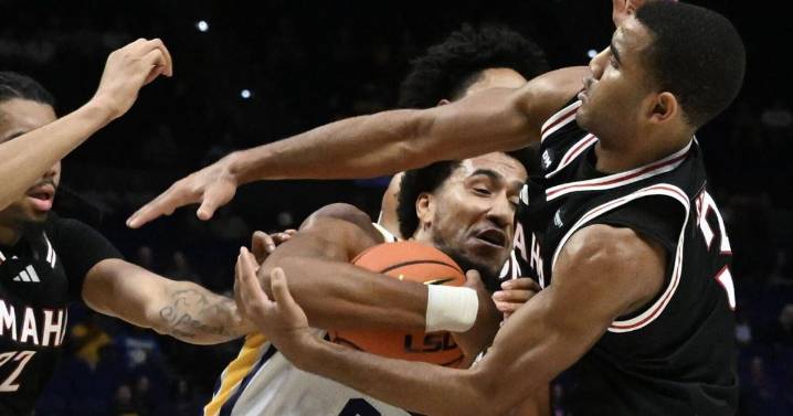 LSU basketball loses first-ranked game to No. 19 Texas Tech