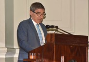 Fernán Quirós fue incorporado a la Academia Nacional de Medicina