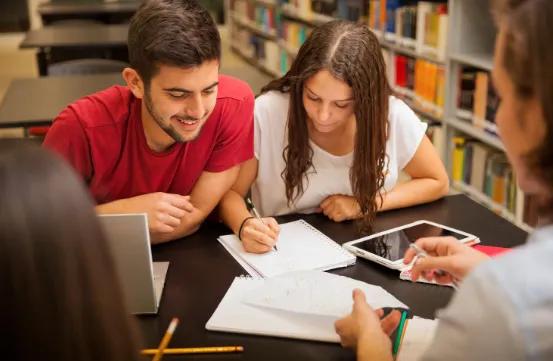 Según la IA, estas son las 10 carreras universitaria con gran futuro laboral en Salta