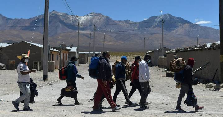 Cadem: baja el rechazo a la migración en medio de tensión fronteriza con Perú