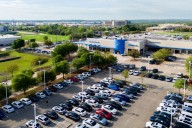 Trump plans to weaken vehicle mileage rules that limit greenhouse gases