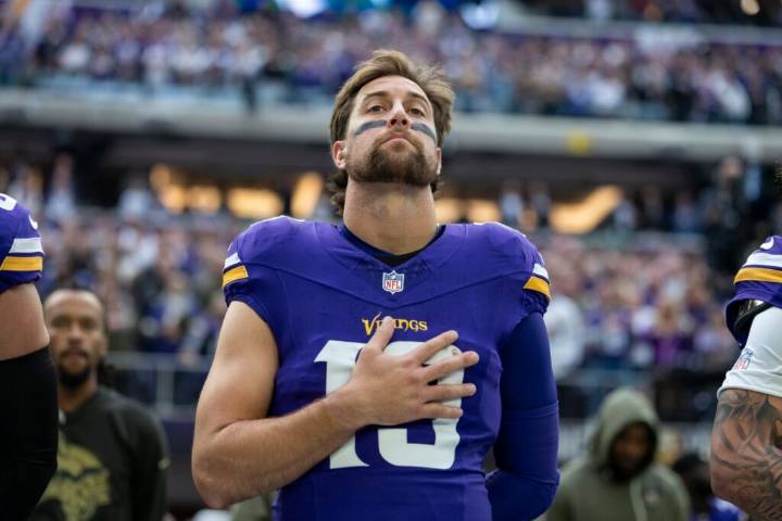 Vikingos liberan a Adam Thielen