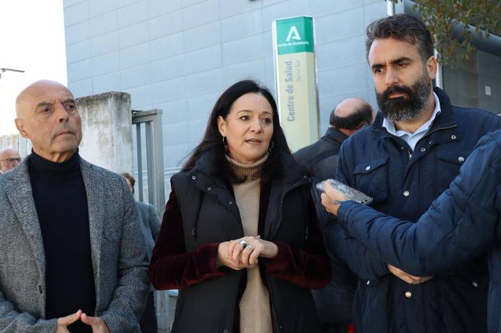 El PSOE denuncia retrasos de hasta tres meses en Salud Mental y acusa al Gobierno andaluz de “deteriorar” la sanidad pública