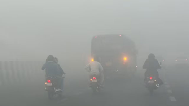 Toxic smog engulfs Delhi-NCR as air quality hits hazardous levels