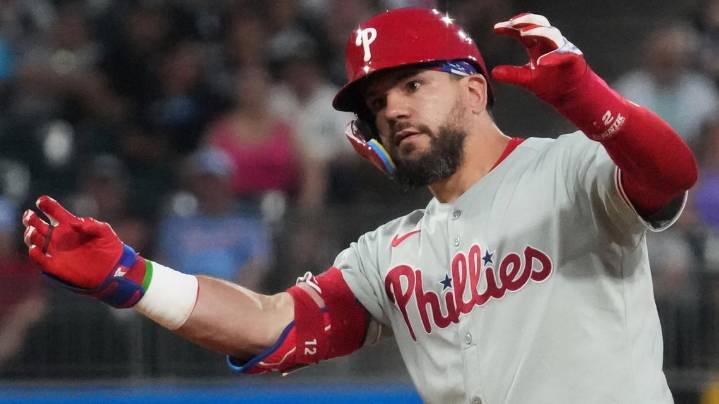 Phillies agree to new deal with slugger Kyle Schwarber, extend manager Rob Thomson's contract through 2027