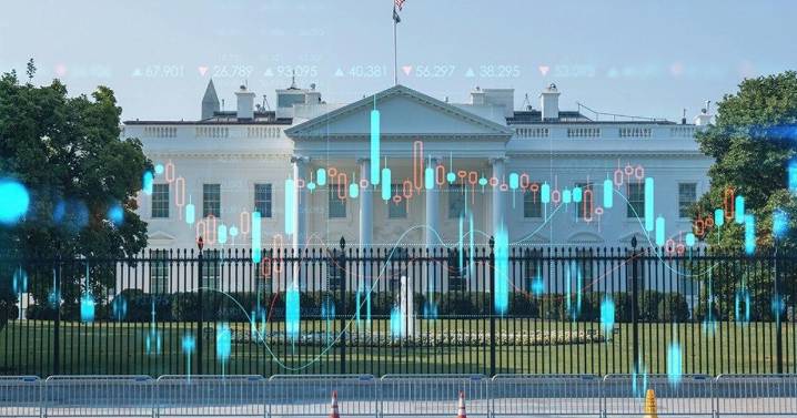 Nearly 100 former lawmakers call on House to ban stock trading by members of Congress