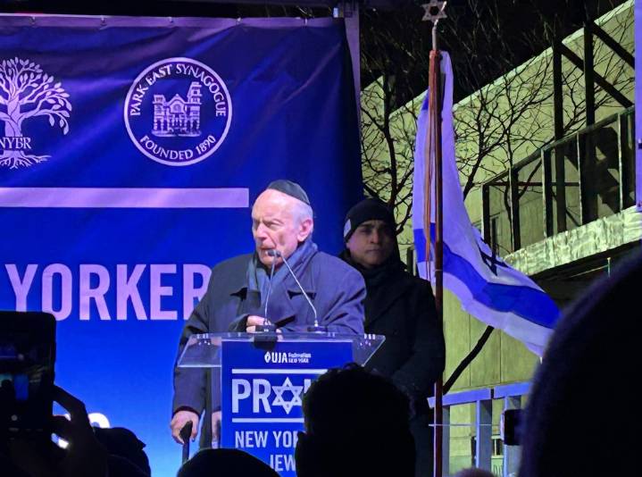 Upper East Side rabbi of synagogue where NYPD Commish Tisch apologized calls for limits to protests