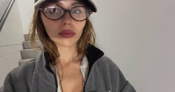 Olivia Jade Wearing Unzipped Jacket Is Must See