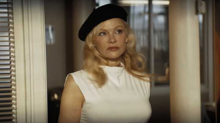 Were Liam Neeson And Pamela Anderson Dating During Naked Gun Or Not? She Finally Spoke Out