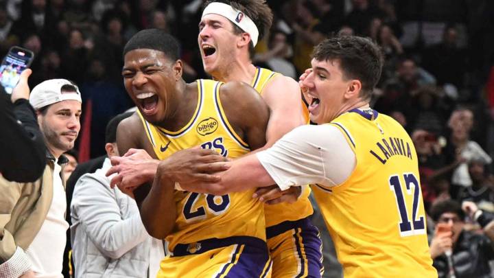 Lakers’ Austin Reaves reacts to LeBron James sacrificing 10-point streak for Rui Hachimura game