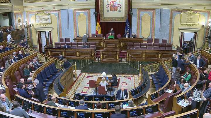 O Congreso vota este xoves a senda de déficit, subir o soldo aos funcionarios e atrasar Verifactu