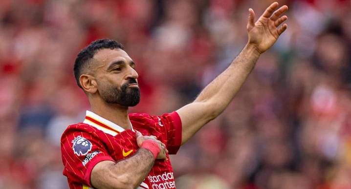 ¿Qué pasó entre Salah y Slot, y por qué no juega en el Liverpool?