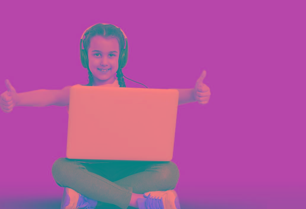 Cero y Uno están cargando una nueva aventura: personajes que enseñan a pensar en código