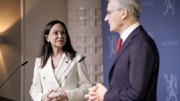 María Corina Machado comparece en Oslo tras recibir el Nóbel: afirma que regresará a Venezuela y que su país ya ha sido "invadido"