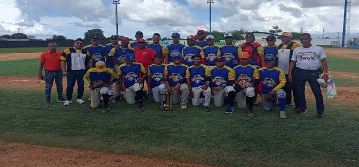 La Pelotera alza la copa 265 aniversario de Maturín en el lanzamiento de la LIBOR U
