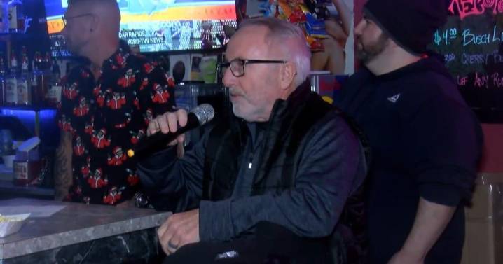 Boesen's victory opens council seat; Hart thanks Waterloo