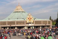 Llegan peregrinos a la Basílica para celebrar el Día de la Virgen de Guadalupe