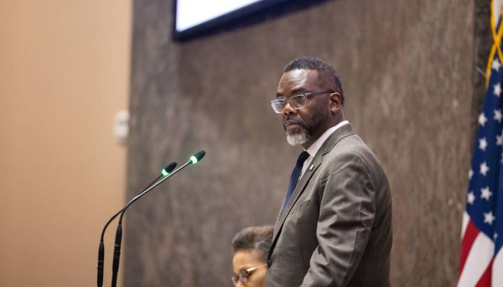 Chicago's bond rating likely to drop to a notch above junk, no matter how and when budget stalemate ends