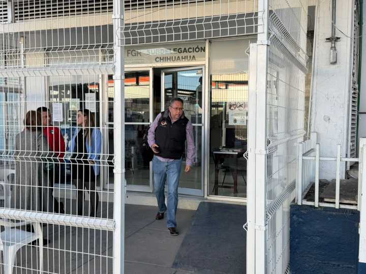 Llegan abogados de Duarte a la FGR