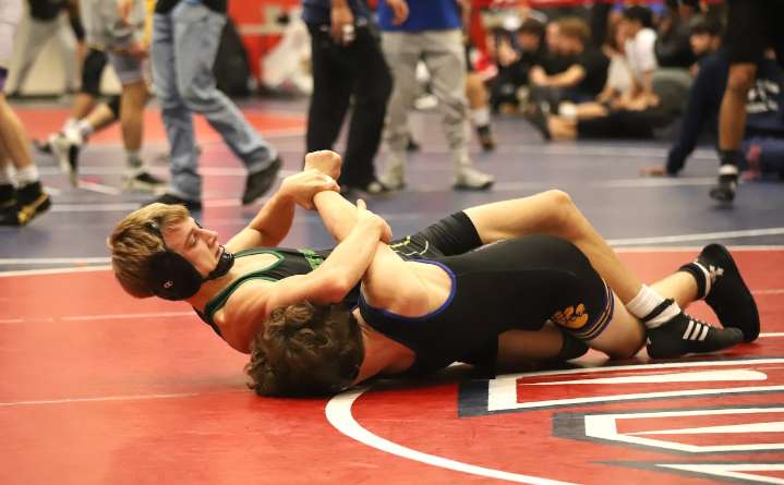 The newest member of an Oregon wrestling family just debuted with a splashy victory