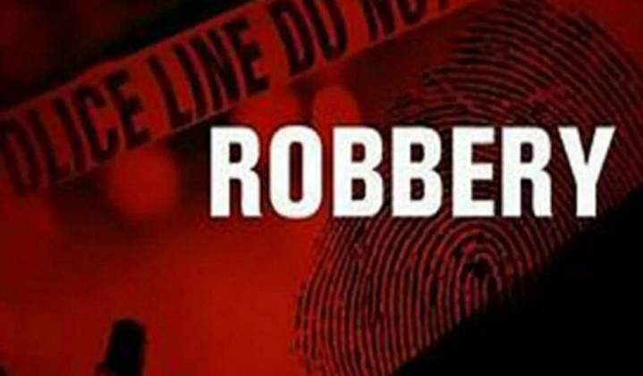 Hyderabad: Cash bag snatched in front of Bank, 2.5 lakh lost
