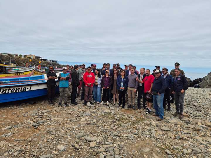 Pescadores de Puerto Manso reciben respaldo estatal ante amenaza de desalojo por inmobiliaria