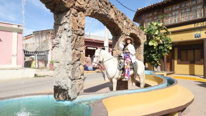 Recorren influencers La Noria, Mazatlán