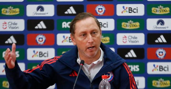 “Va a ser terrible”: la sinceridad de Luis Mena por el panorama de la Roja femenina en la Liga de Naciones